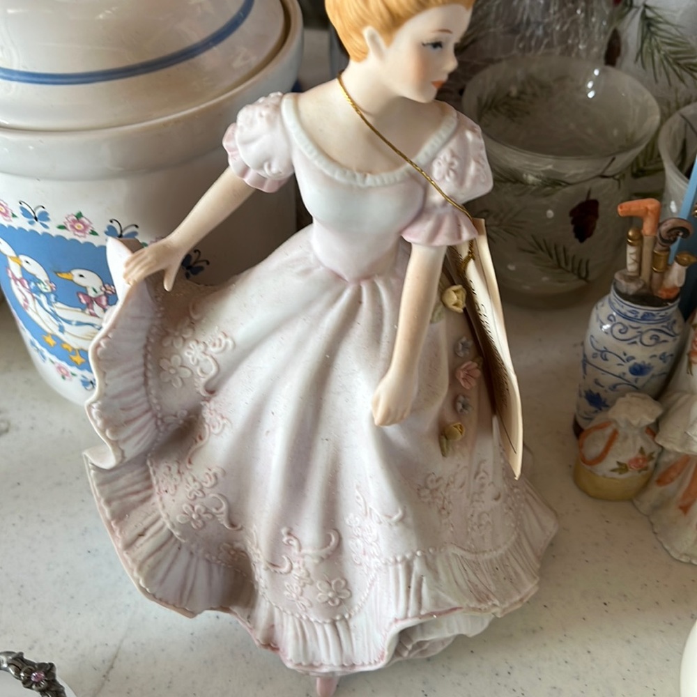 Homco Victorian lady